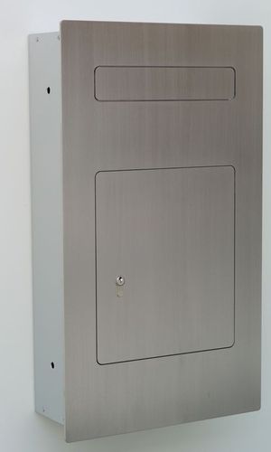 Moderner Einbaubriefkasten mit minimalistischer Gestaltung