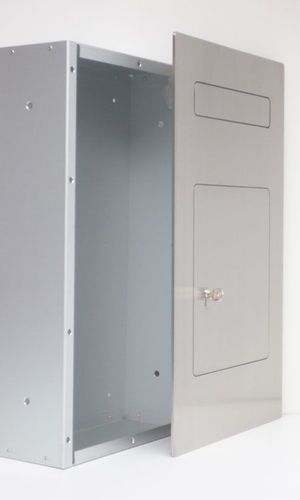 Moderner Einbaubriefkasten mit minimalistischer Gestaltung