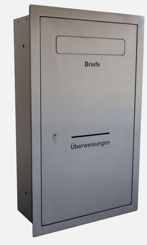 Moderner Einbaubriefkasten mit minimalistischer Gestaltung