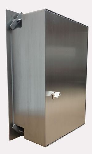 Moderner Einbaubriefkasten mit minimalistischer Gestaltung