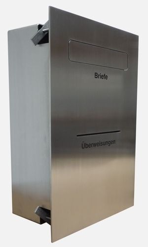 Moderner Einbaubriefkasten mit minimalistischer Gestaltung